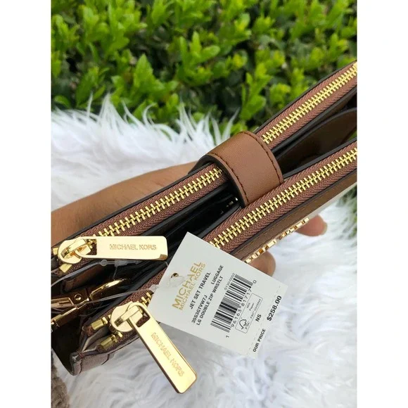 New 🎀 Michael Kors Medium Backpack & Double Zip  Wallet Set - Picture 14 of 16